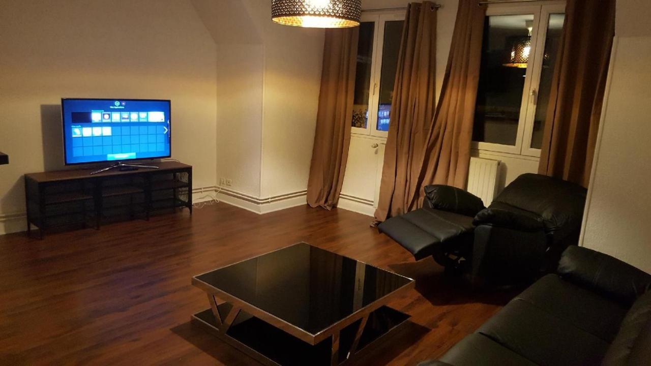 Bel Appartement En Plein Coeur De Ville เลอ ครูโซต์ ภายนอก รูปภาพ